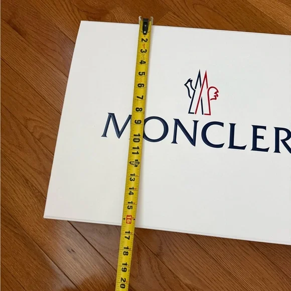 Moncler White Gift Box with Logo - Picture 6 of 6